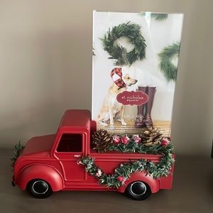 NWT Beautiful St. Nicholas Square 4x6 Picture Frame❄️